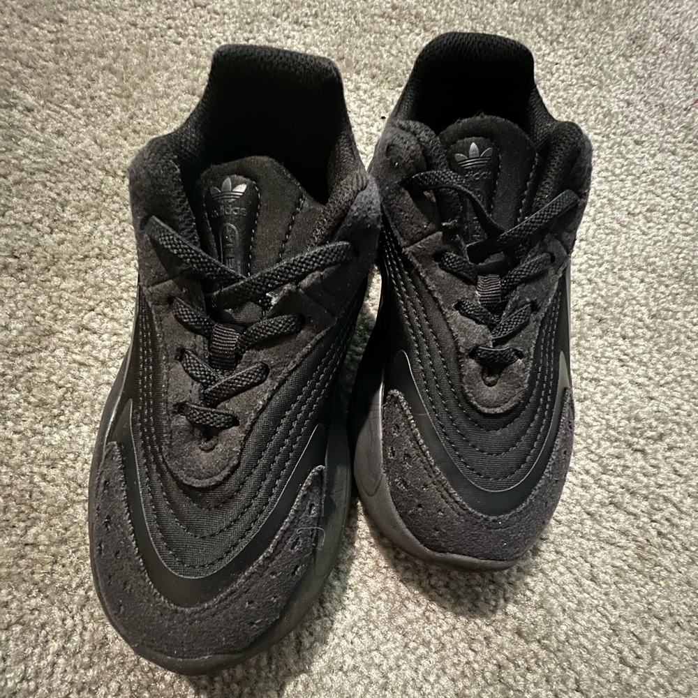 Ozelia Sneakers in Black - Adidas Originals Kids size 12k